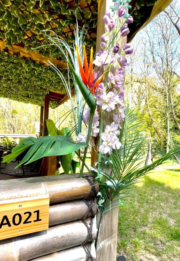 Tiki House Mobil Home Saint-Cheron Bagian luar foto