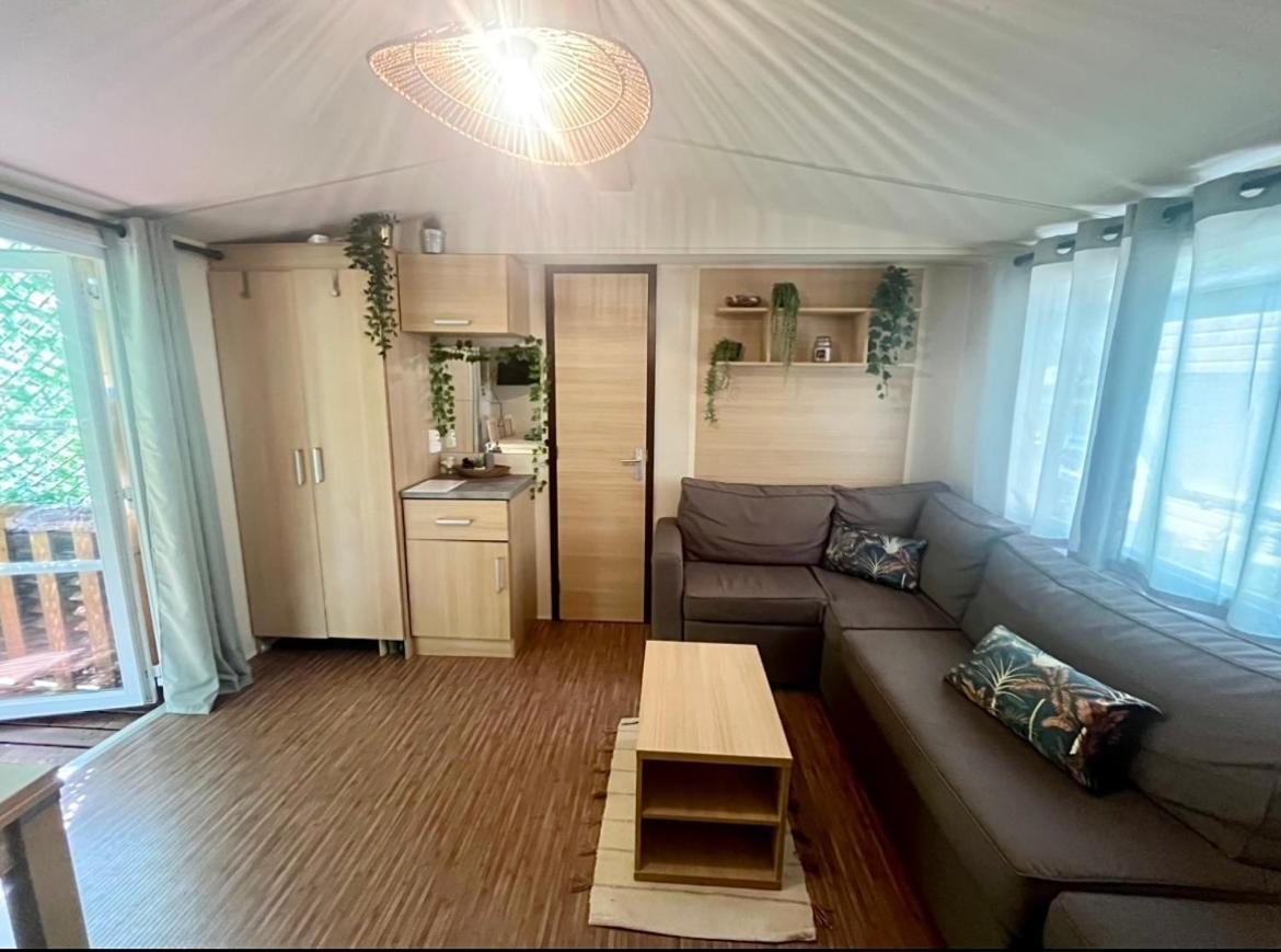 Tiki House Mobil Home Saint-Cheron Bagian luar foto