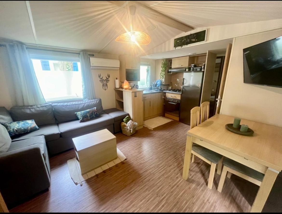 Tiki House Mobil Home Saint-Cheron Bagian luar foto