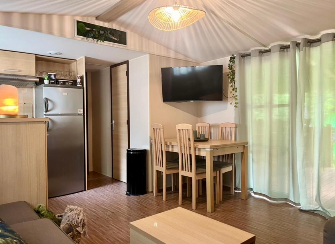 Tiki House Mobil Home Saint-Cheron Bagian luar foto